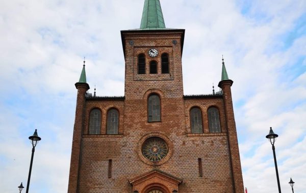 Svelvik kirke